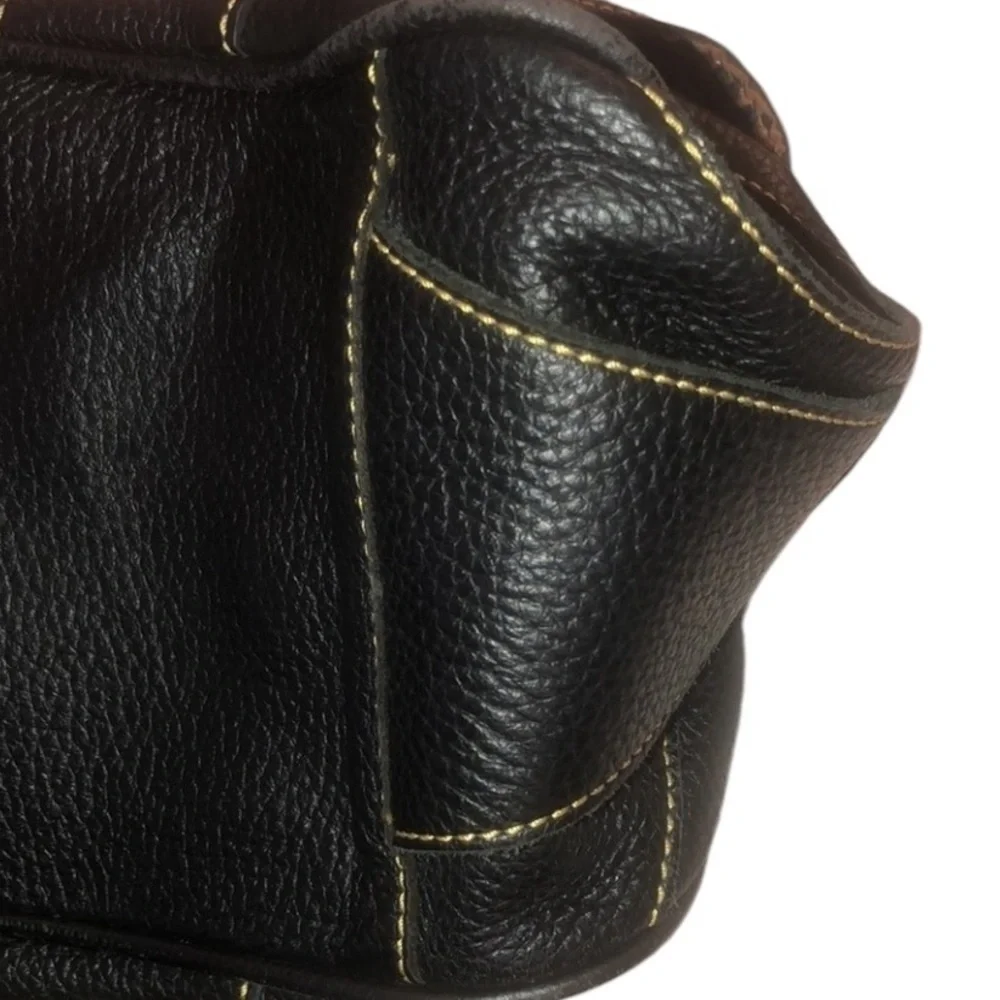 Maxx New York size medium large black leather brass detail perfect lining